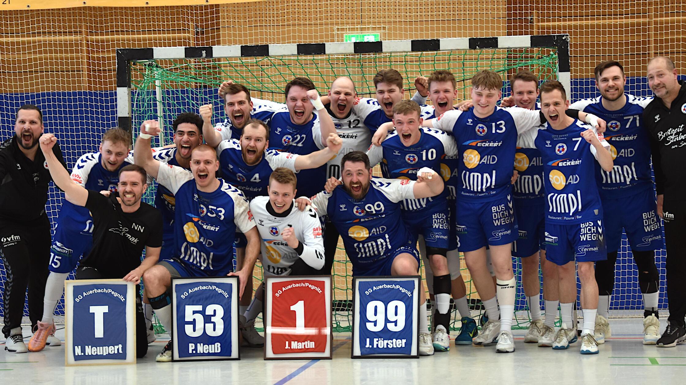 Jubel zum Abschluss einer schwierigen Saison. Die 