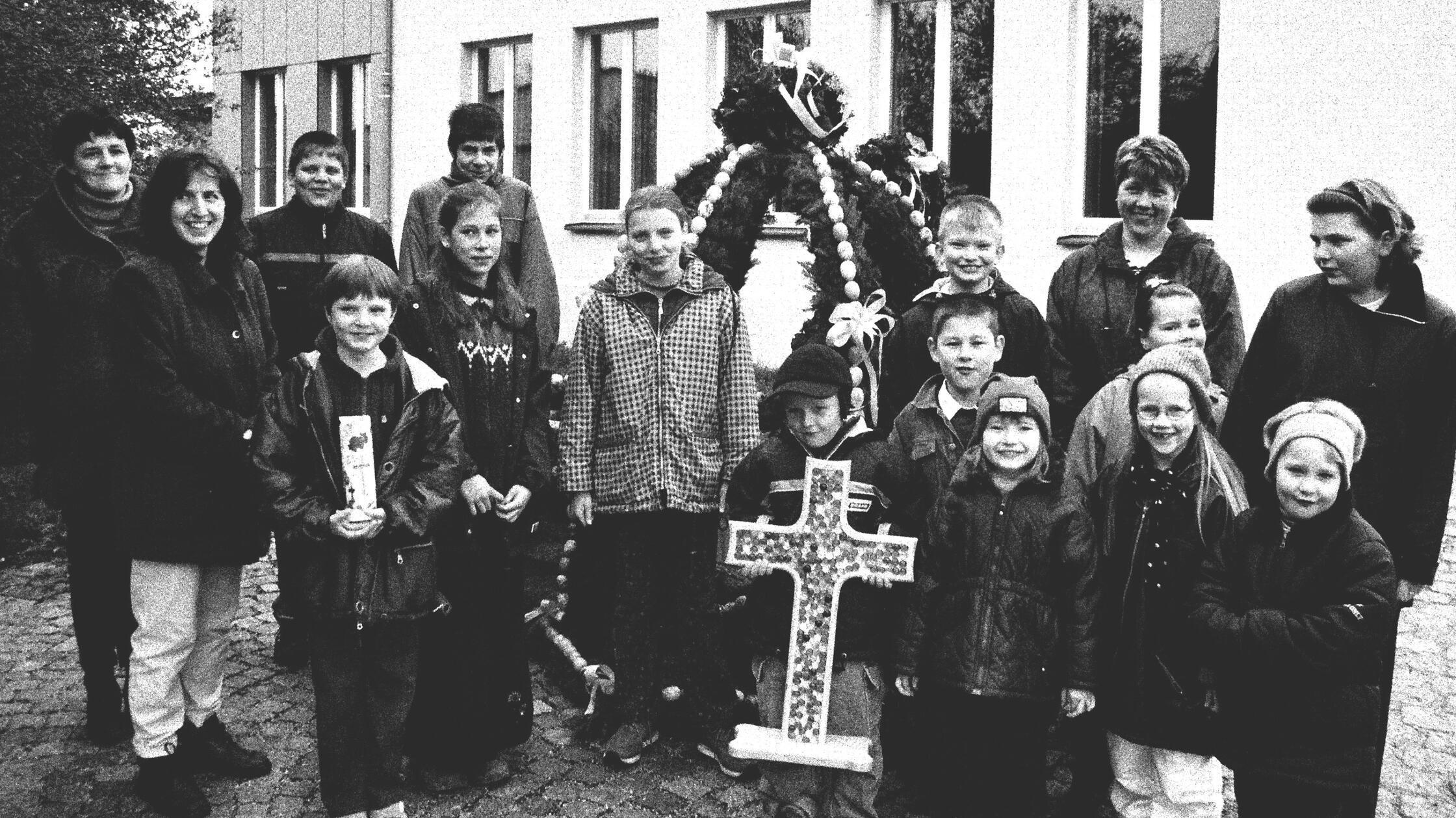 Oberasbacher Bürger und Kinder mit ihren hübschen 