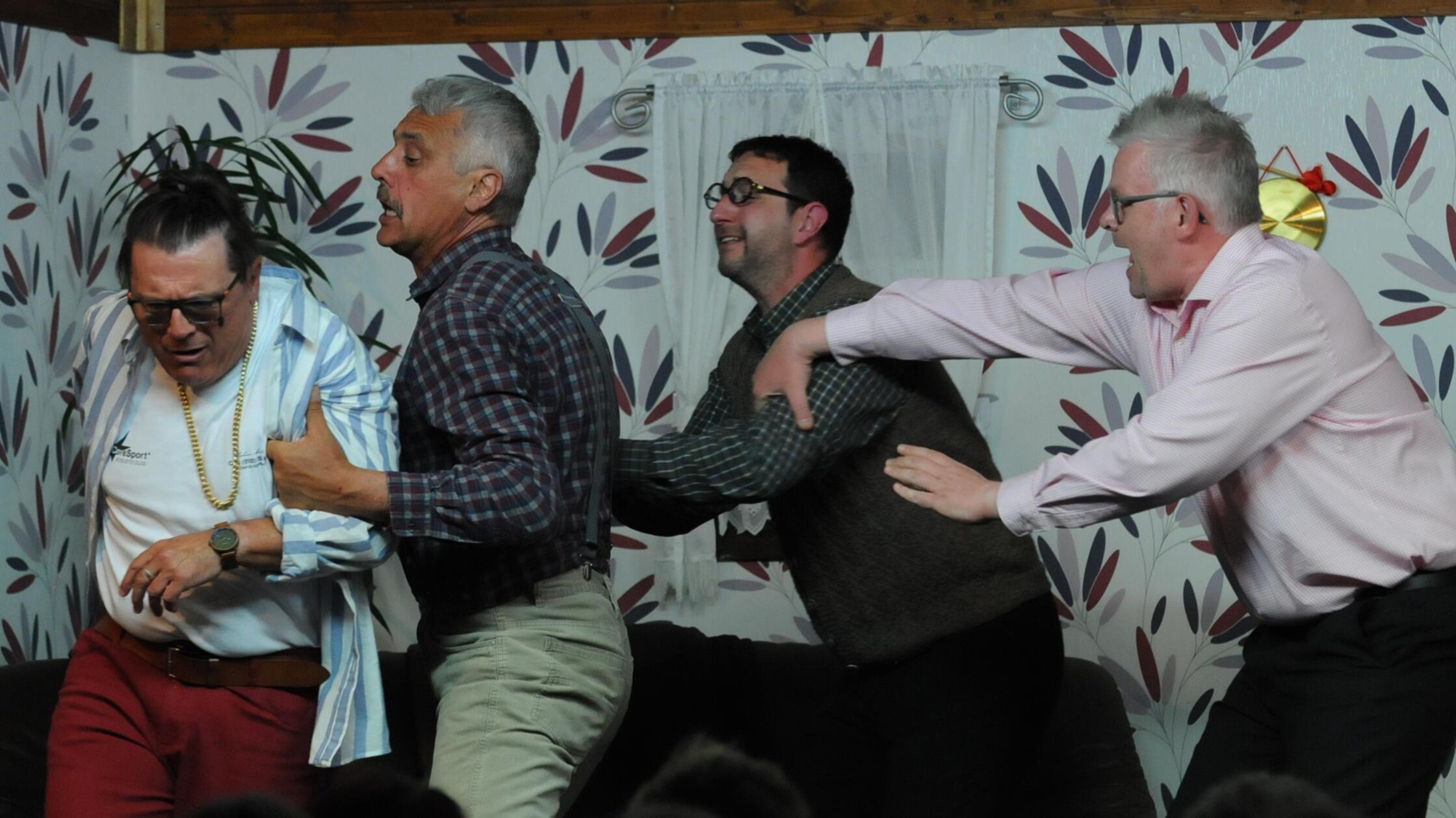 Turbulent ging es auf der Polsinger Theaterbühne z