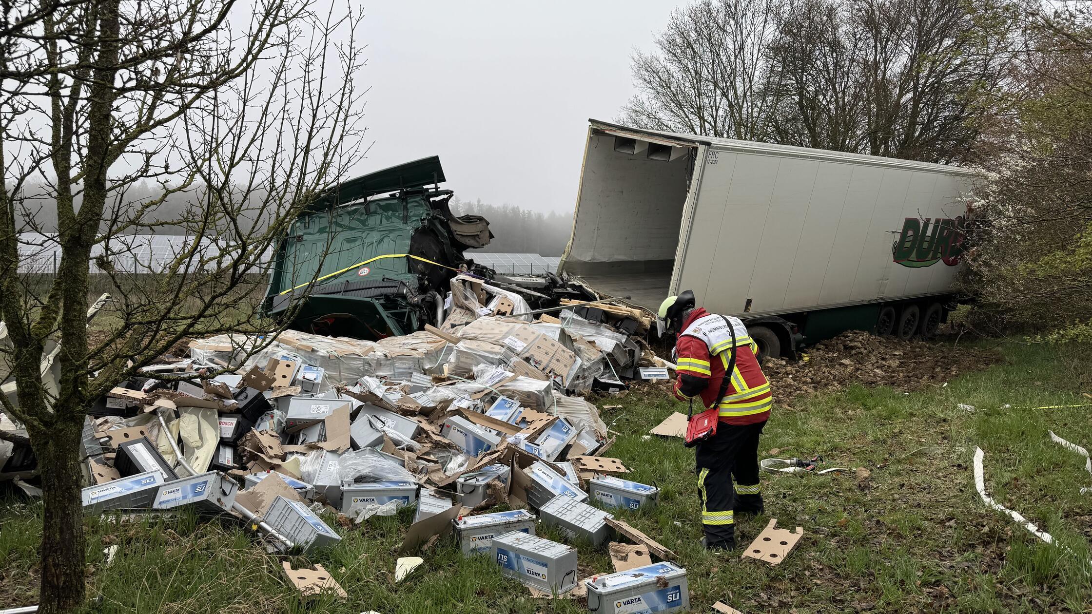 Oberrieden Unfall Lkw Batterien