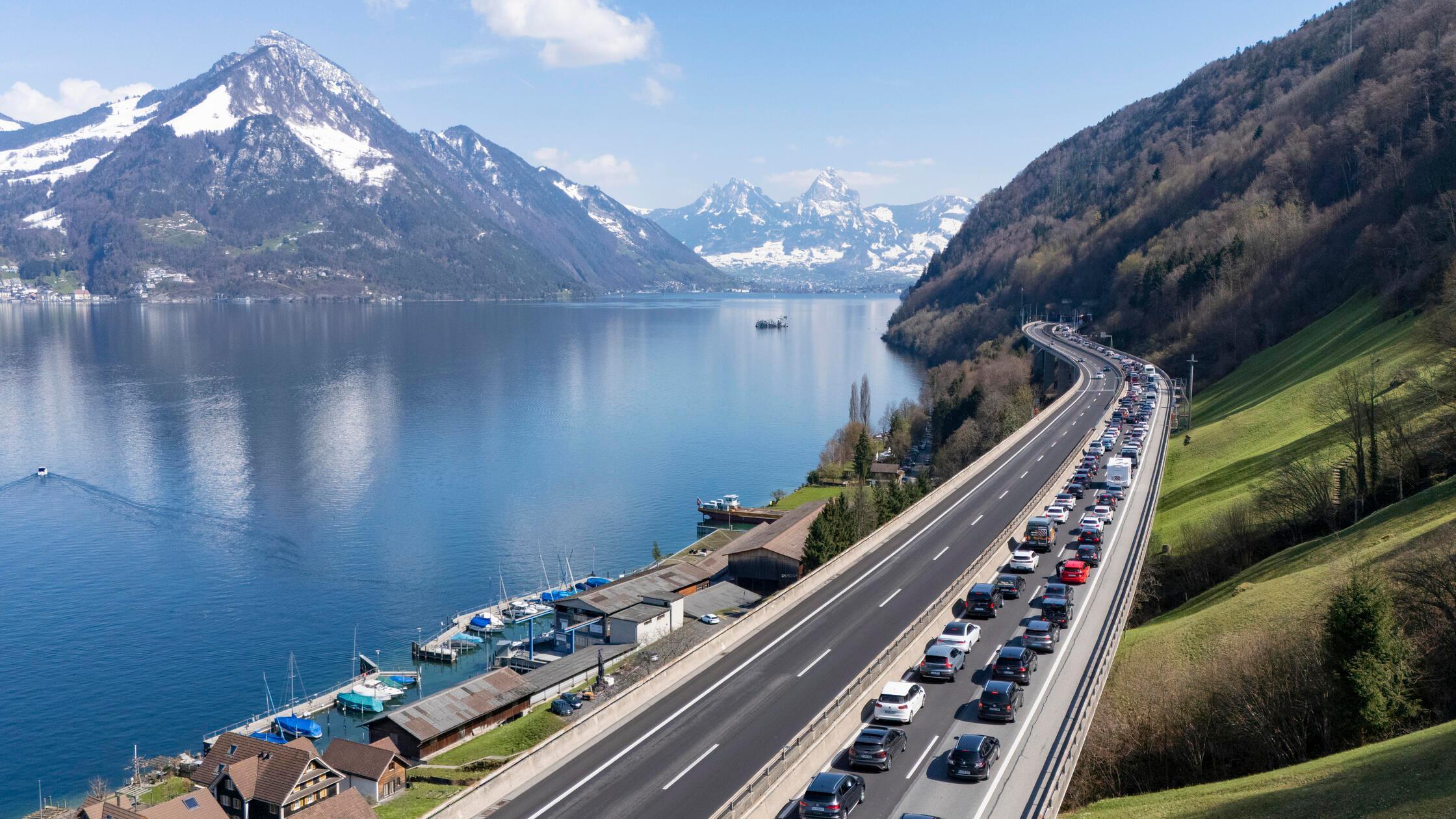 SCHWEIZ GOTTHARD STAU A2