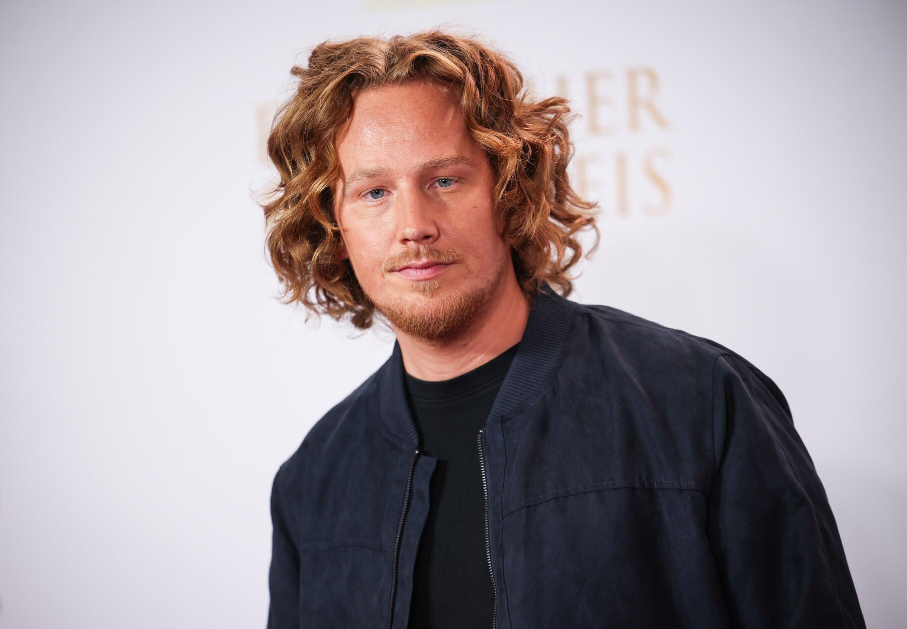 Im Rahmen seiner Akustik-Tour tritt Sänger Michael Schulte am Freitag in der Erlanger Heinrich-Lades-Halle auf. Mit Band im Rücken präsentiert der Musiker all seine Hits im Unplugged-Gewand. Beginn: 20 Uhr.