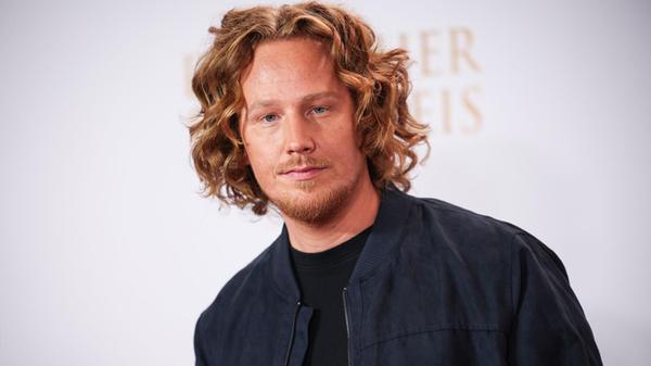 Im Rahmen seiner Akustik-Tour tritt Sänger Michael Schulte am Freitag in der Erlanger Heinrich-Lades-Halle auf. Mit Band im Rücken präsentiert der Musiker all seine Hits im Unplugged-Gewand. Beginn: 20 Uhr.