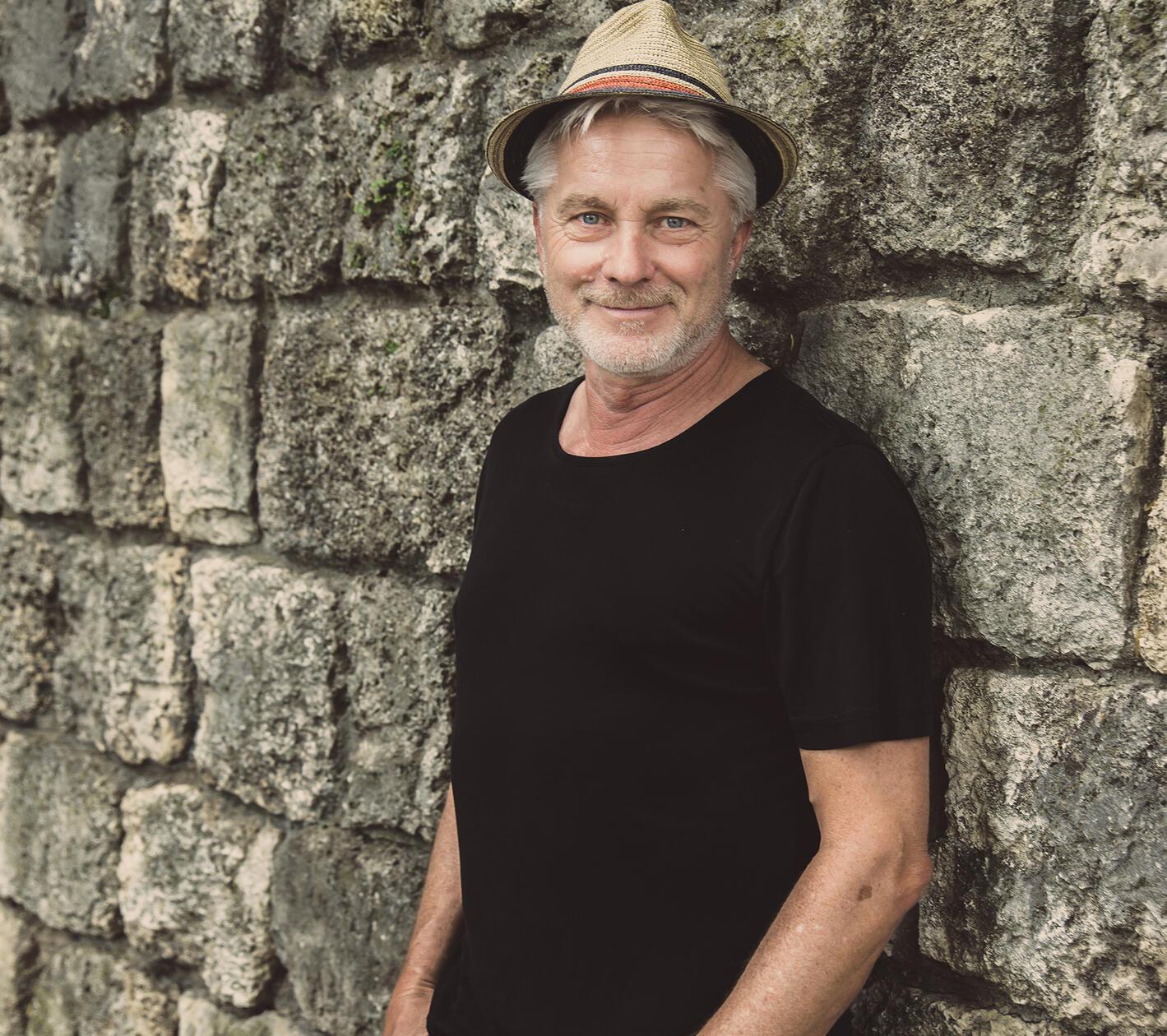 "Mia san oans" lautet der Titel von Werner Schmidbauers aktuellem Programm. Am Sonntag präsentiert der Moderator und Musiker sein Werk in der Rother Kulturfabrik. Konzertbeginn ist um 19 Uhr.