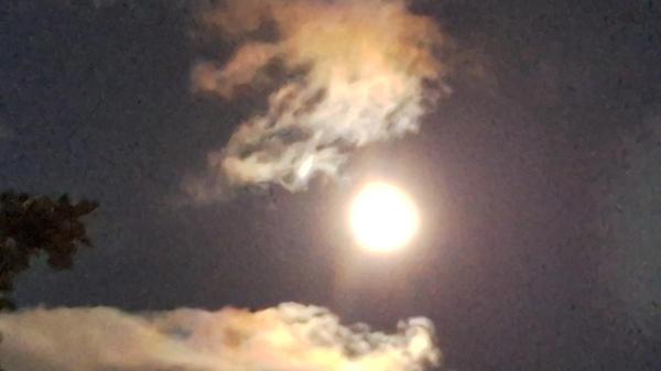 Der Vollmond über Großschwarzenlohe lässt grüßen...