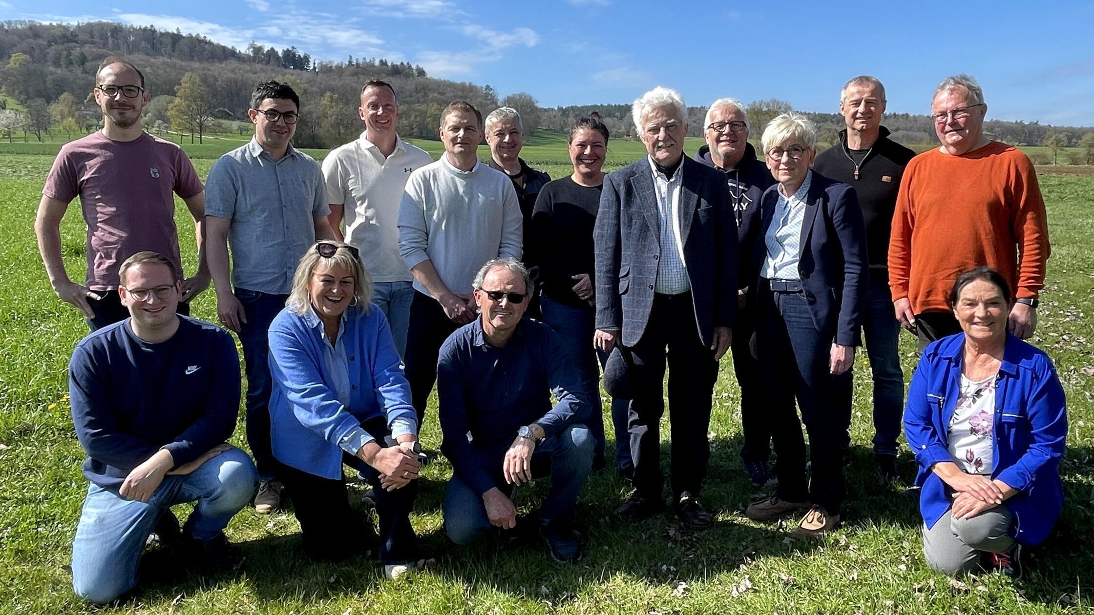 Anwesende alte und neue Gemeinderäte sowie Noch-Bü