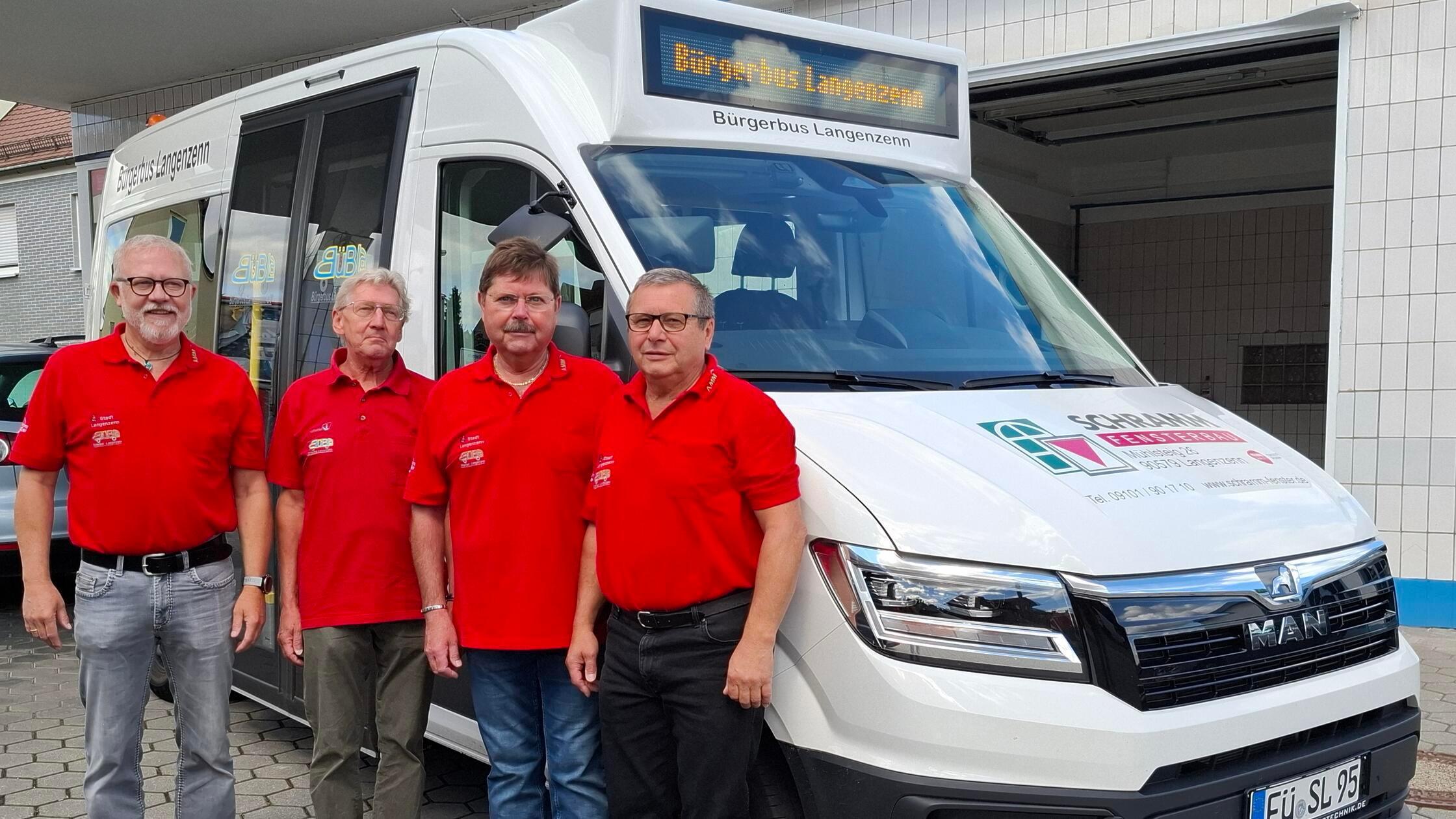 Das Langenzenner Bürgerbusteam mit Hans-Peter Seic