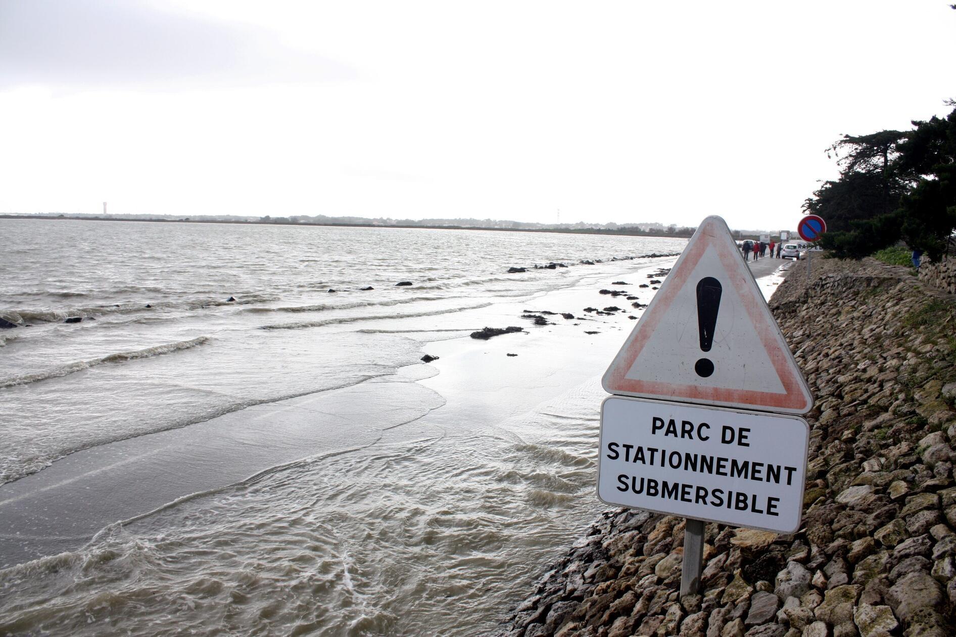 Parken entlang der Passage du Gois ist unterdessen keine gute Idee. Immer wieder wurden Kfz-Besitzer laut einem Bericht von reisereporter bereits von den Fluten überrascht.