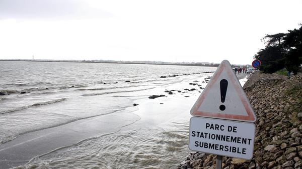 Parken entlang der Passage du Gois ist unterdessen keine gute Idee. Immer wieder wurden Kfz-Besitzer laut einem Bericht von reisereporter bereits von den Fluten überrascht.