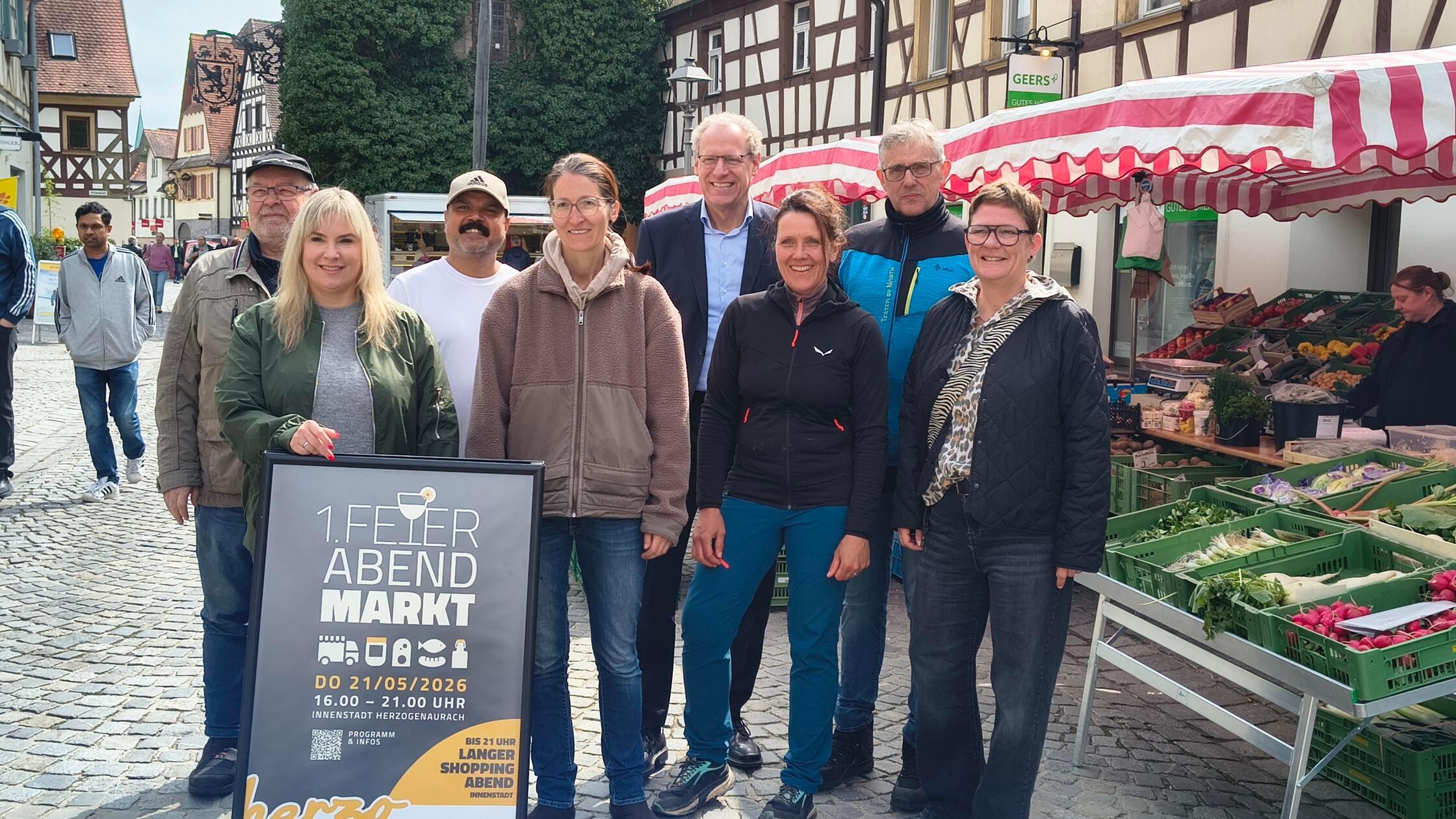 Stephanie Ploner-Kiefer (zw. v. links) und Judith 