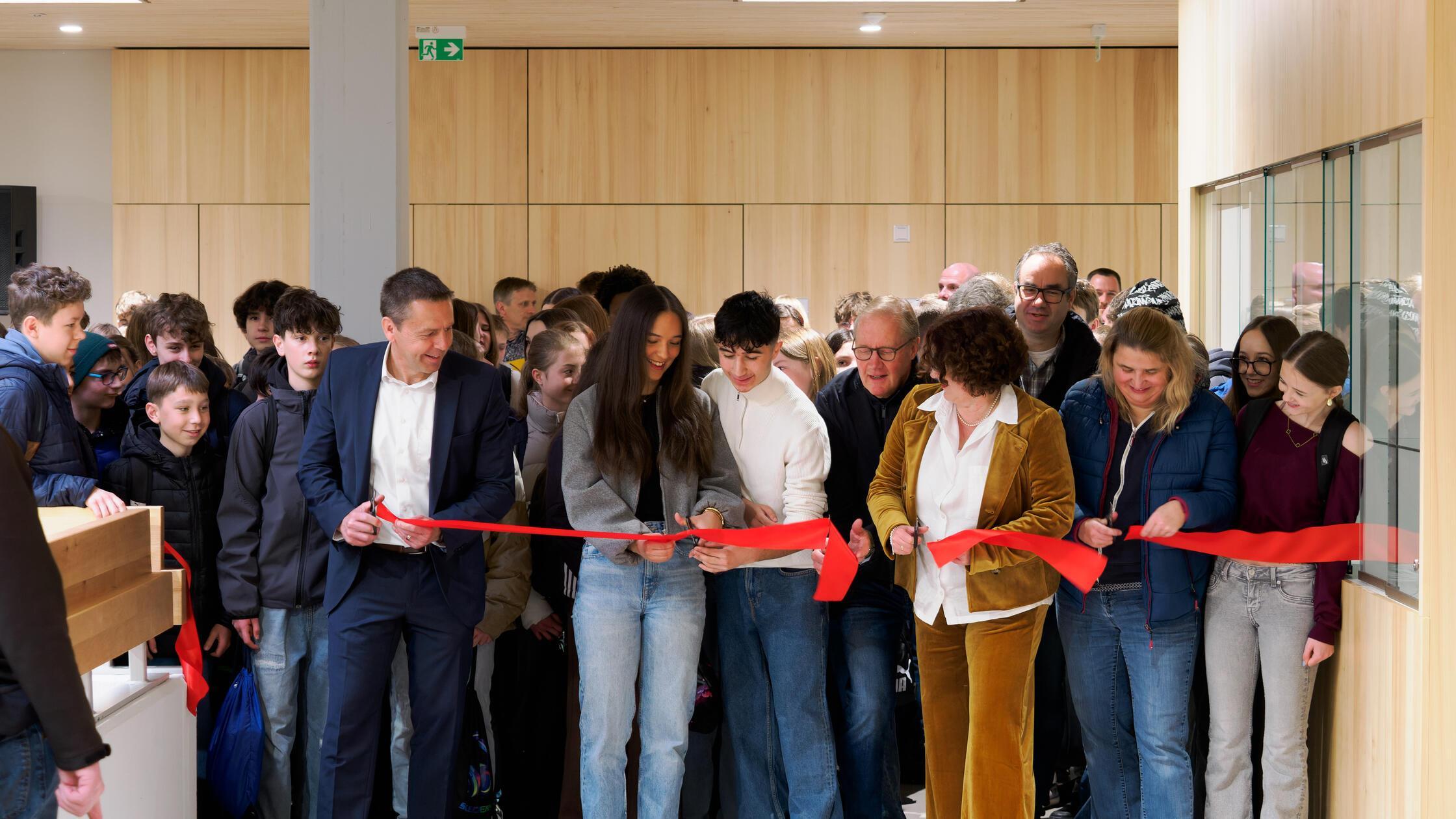 von links: Landrat Ben Schwarz, Schülersprecher Na