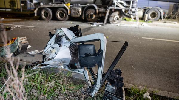 Nach Informationen des Polizeipräsidiums Mittelfranken kam es an der Kreuzung zwischen Koperstraße und Triester Straße nach einem Vorfahrtsverstoß zu einem Zusammenstoß zwischen zwei Lkw.