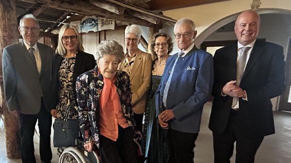 Die Jubilarin beim Festakt in Inzell mit ihrer Toc