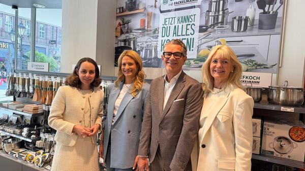 Eröffnung des Pop-up-Stores Fackelmann (von links