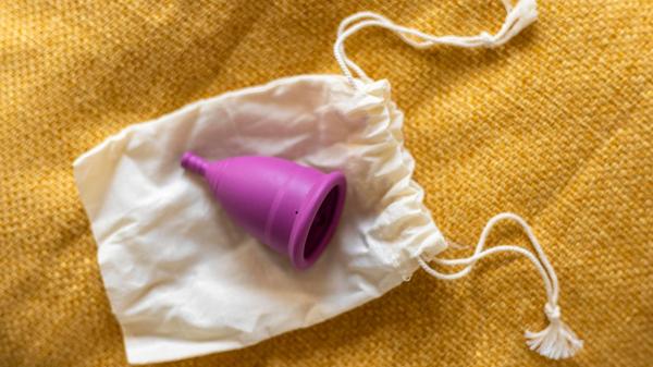 Menstrual cup on cotton bag JPTF00804