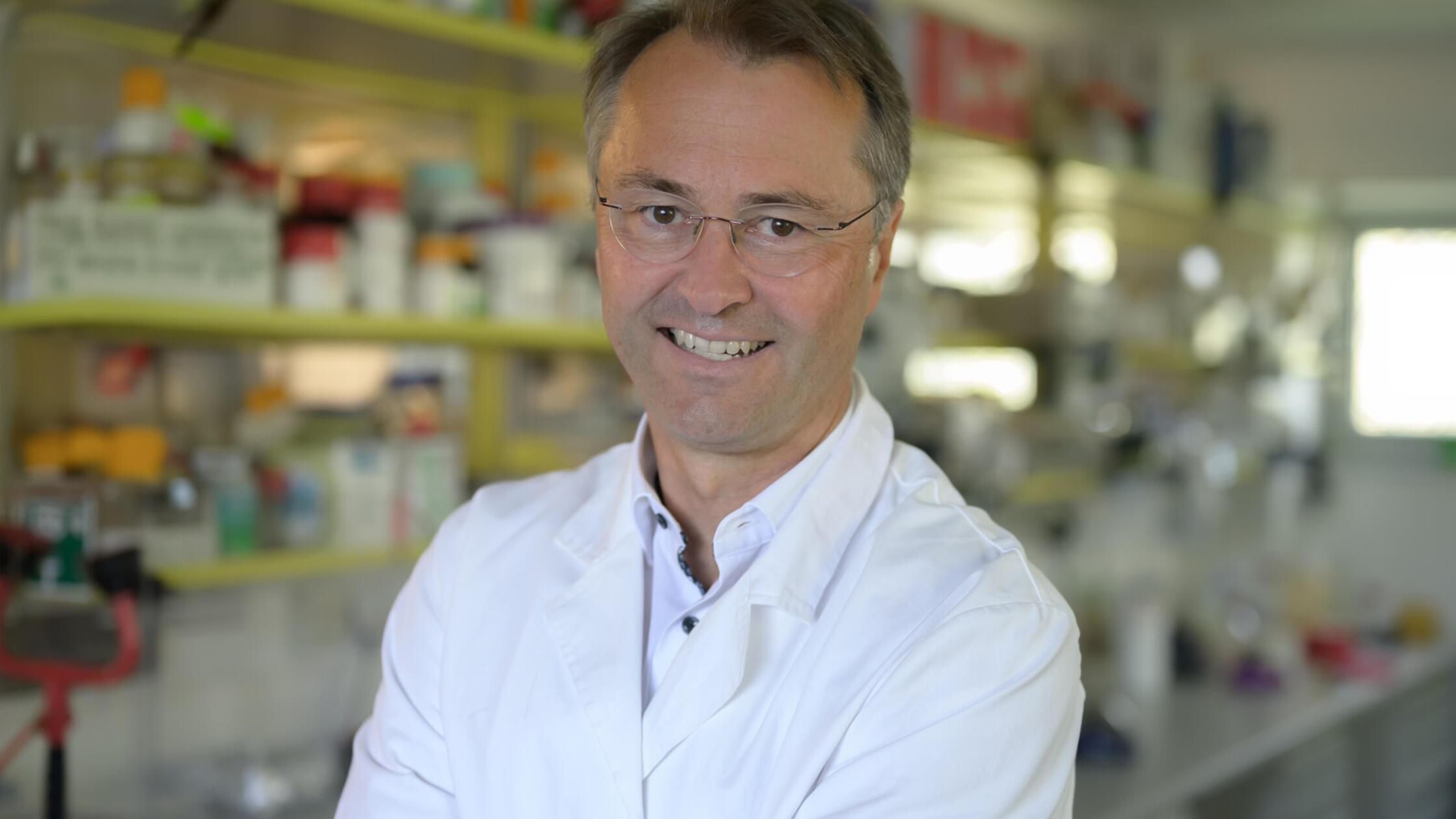 Prof. Dr. Klaus Überla ist Direktor des Virologisc