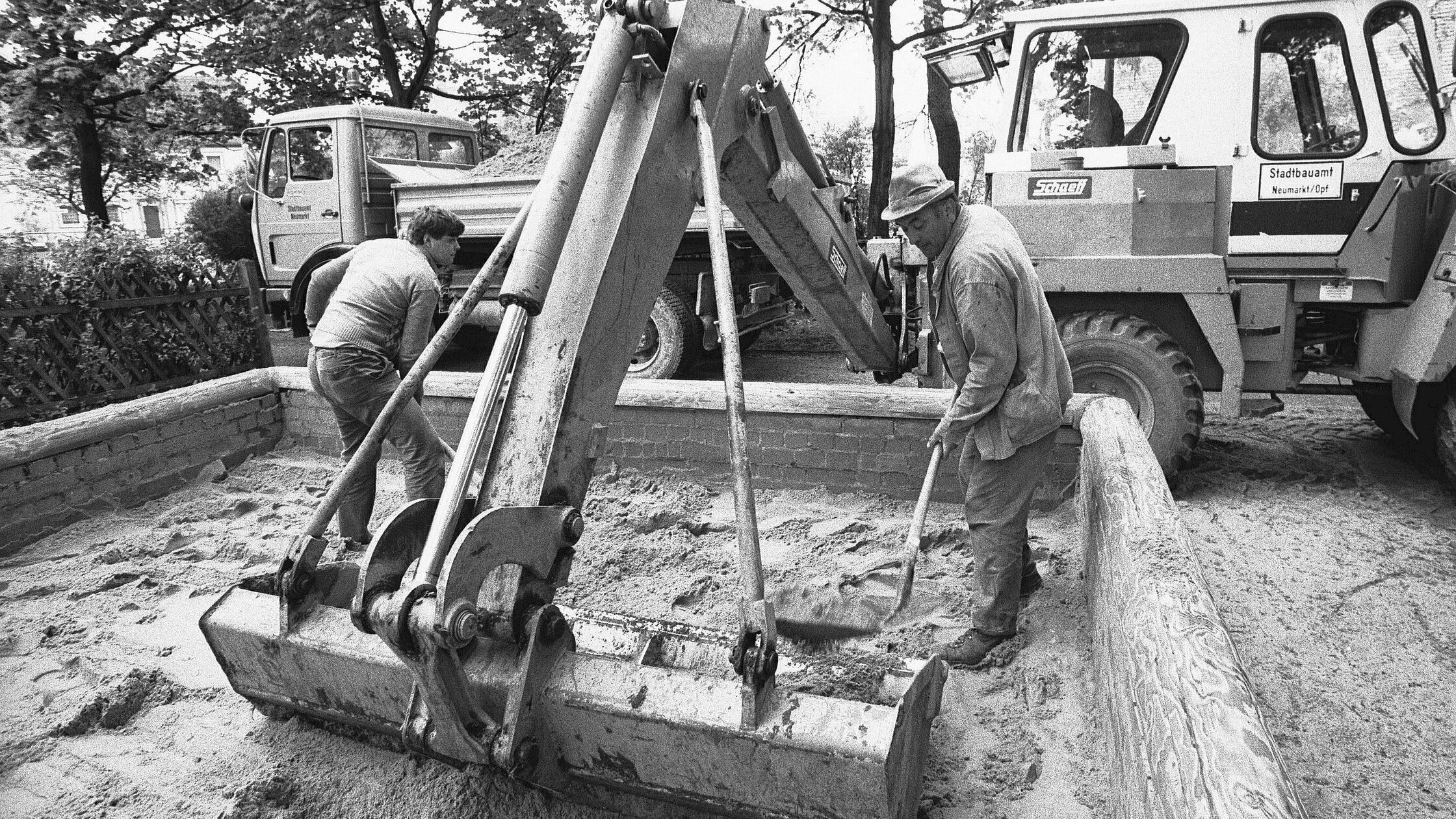 Tschernobyl_Sandkaesten_in_Neumarkt_werden_geleer