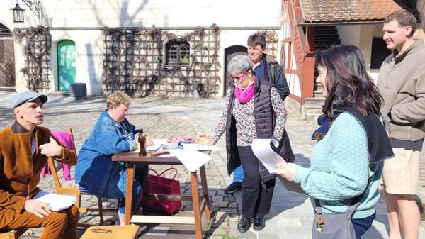 Die Schlosshofspieler bei der Probe für das Stück