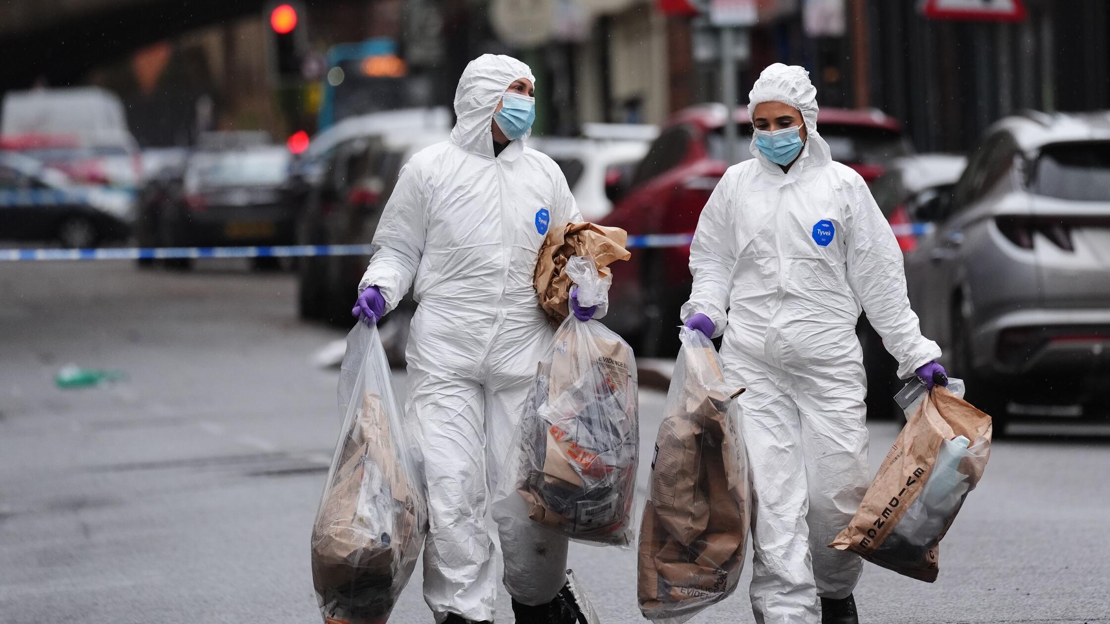29.03.2026, Großbritannien, Derby: Forensische Erm