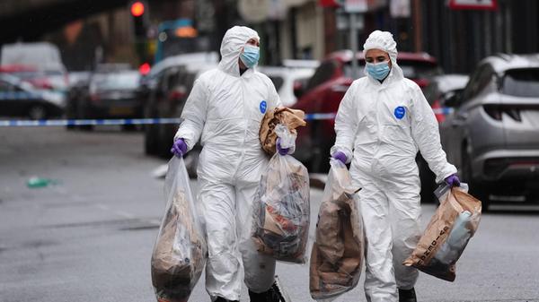 29.03.2026, Großbritannien, Derby: Forensische Erm