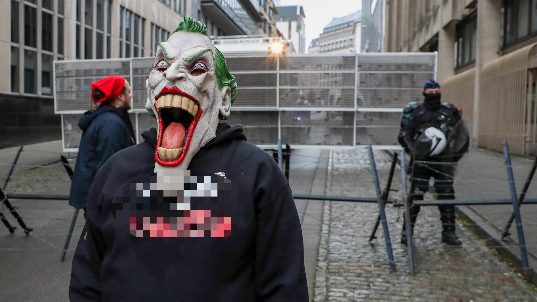 Illustration picture shows a protester wearing a m