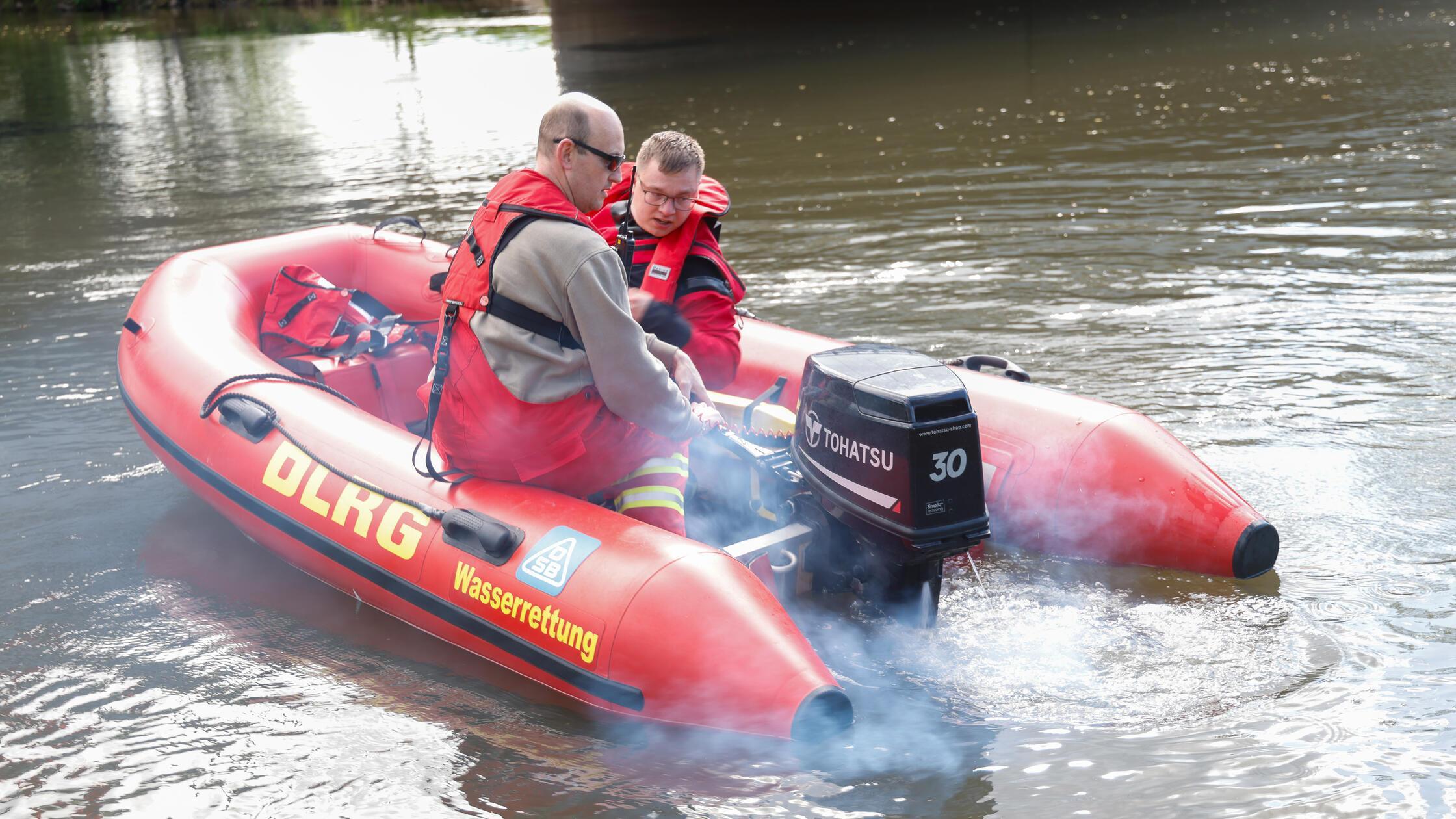 Erlangen, 19.04.2026, tha: Herrenloses Kanu löst G