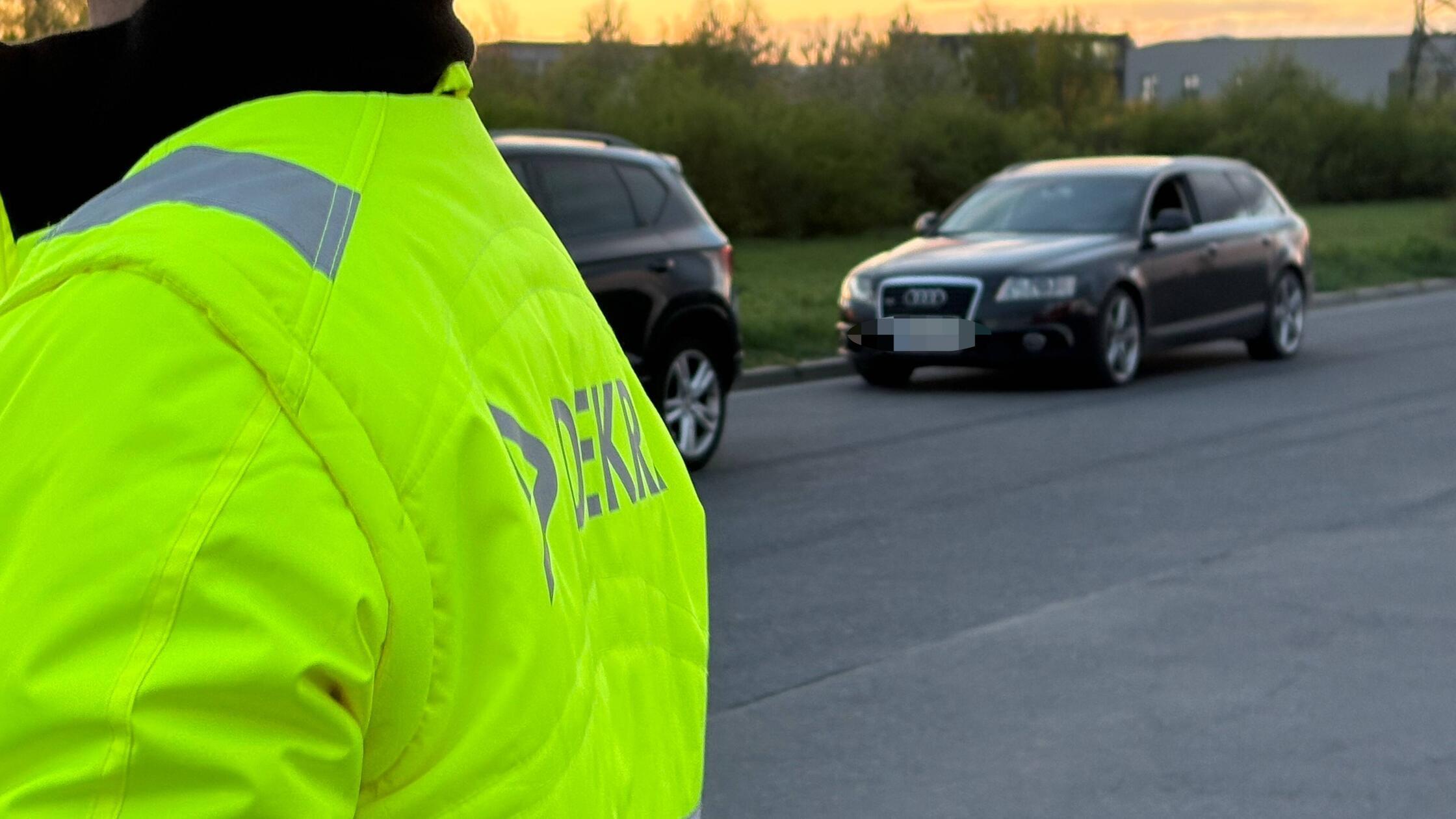 Redaktioneller Hinweis: Kennzeichen und erkennbare