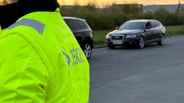 Redaktioneller Hinweis: Kennzeichen und erkennbare