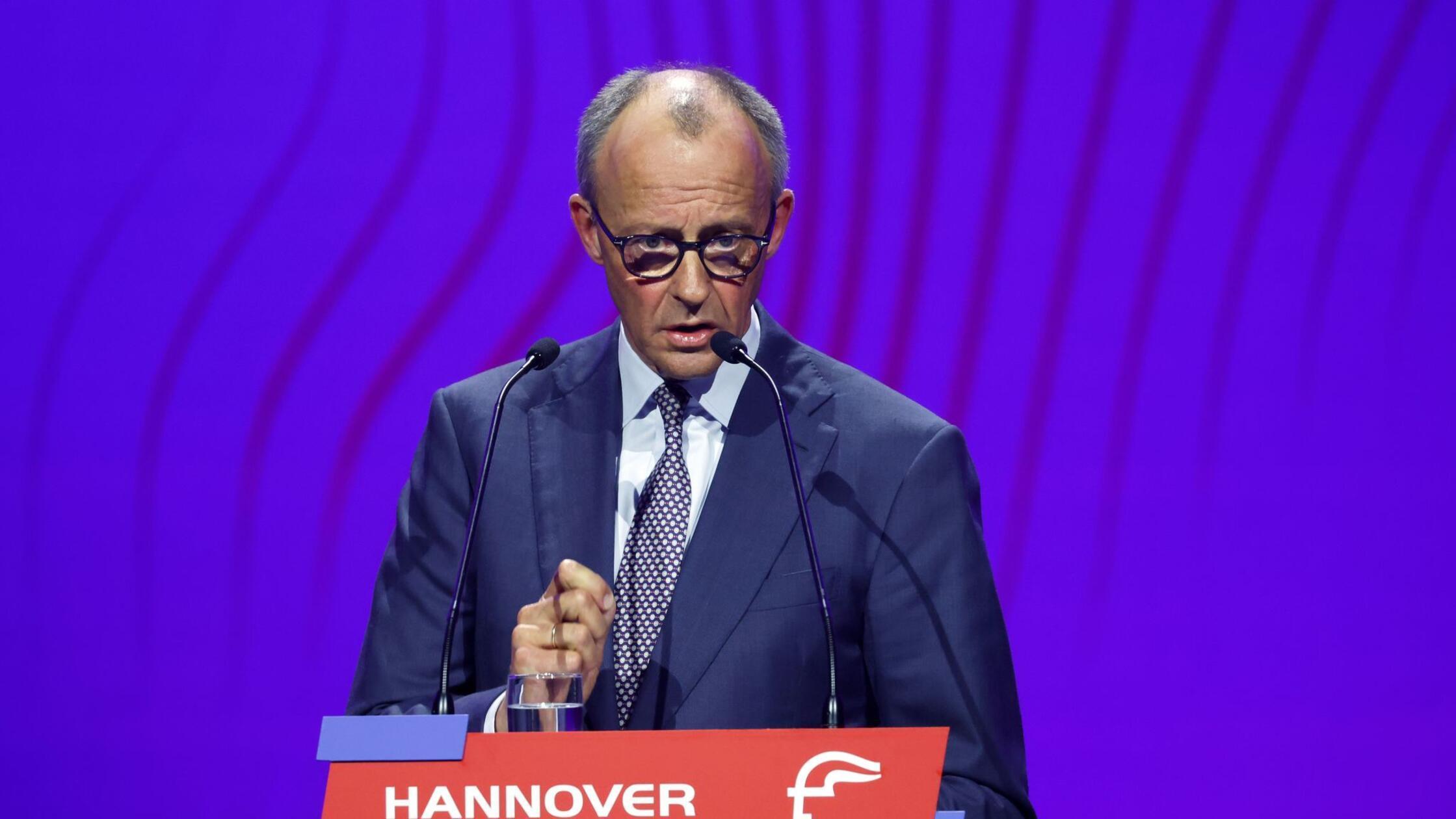 Bundeskanzler Friedrich Merz (CDU) spricht bei der