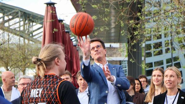 Hendrik Wüst (CDU), Ministerpräsident des Landes N