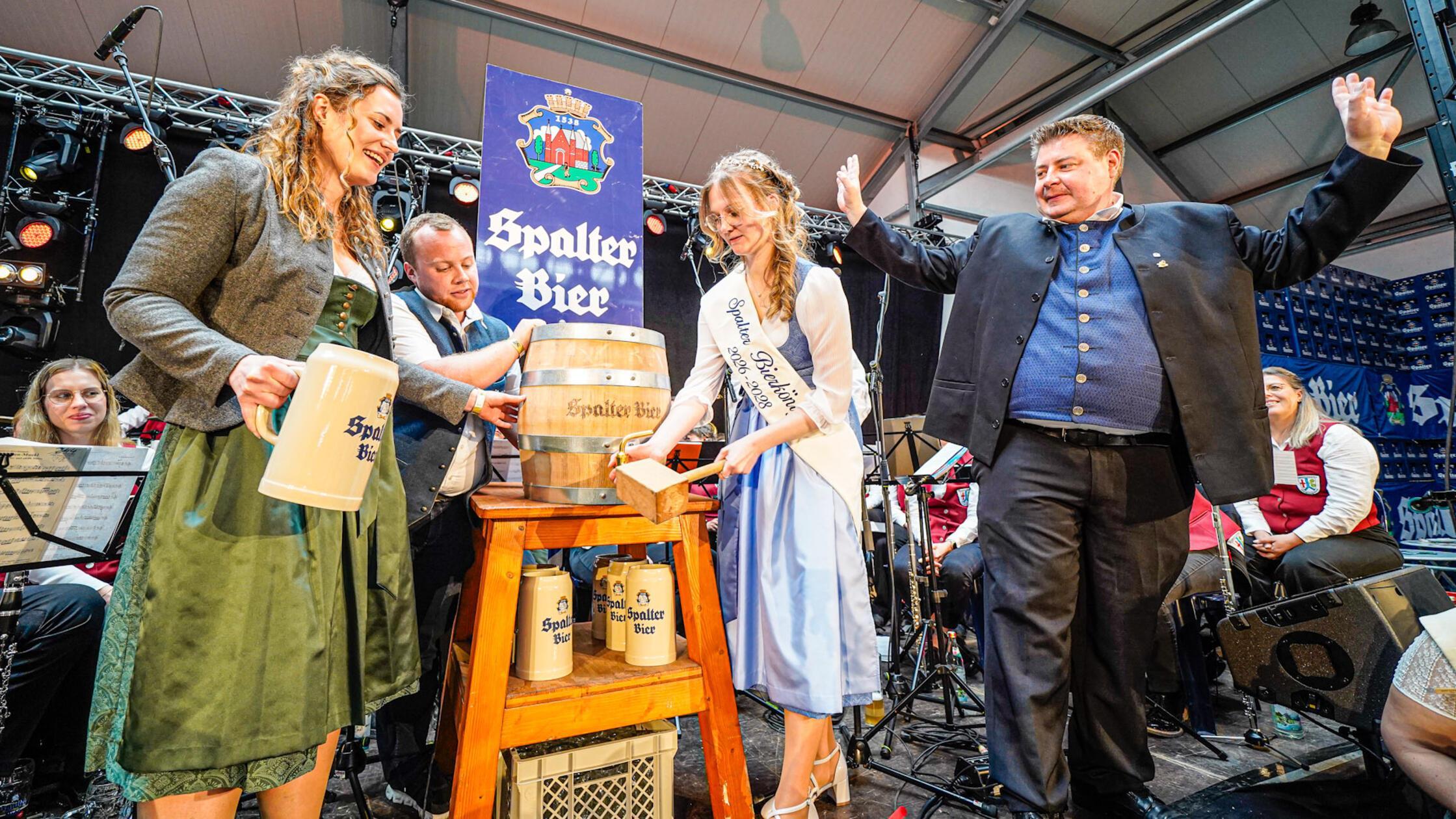 Souverän meistert Bierkönigin Nina ihren ersten of
