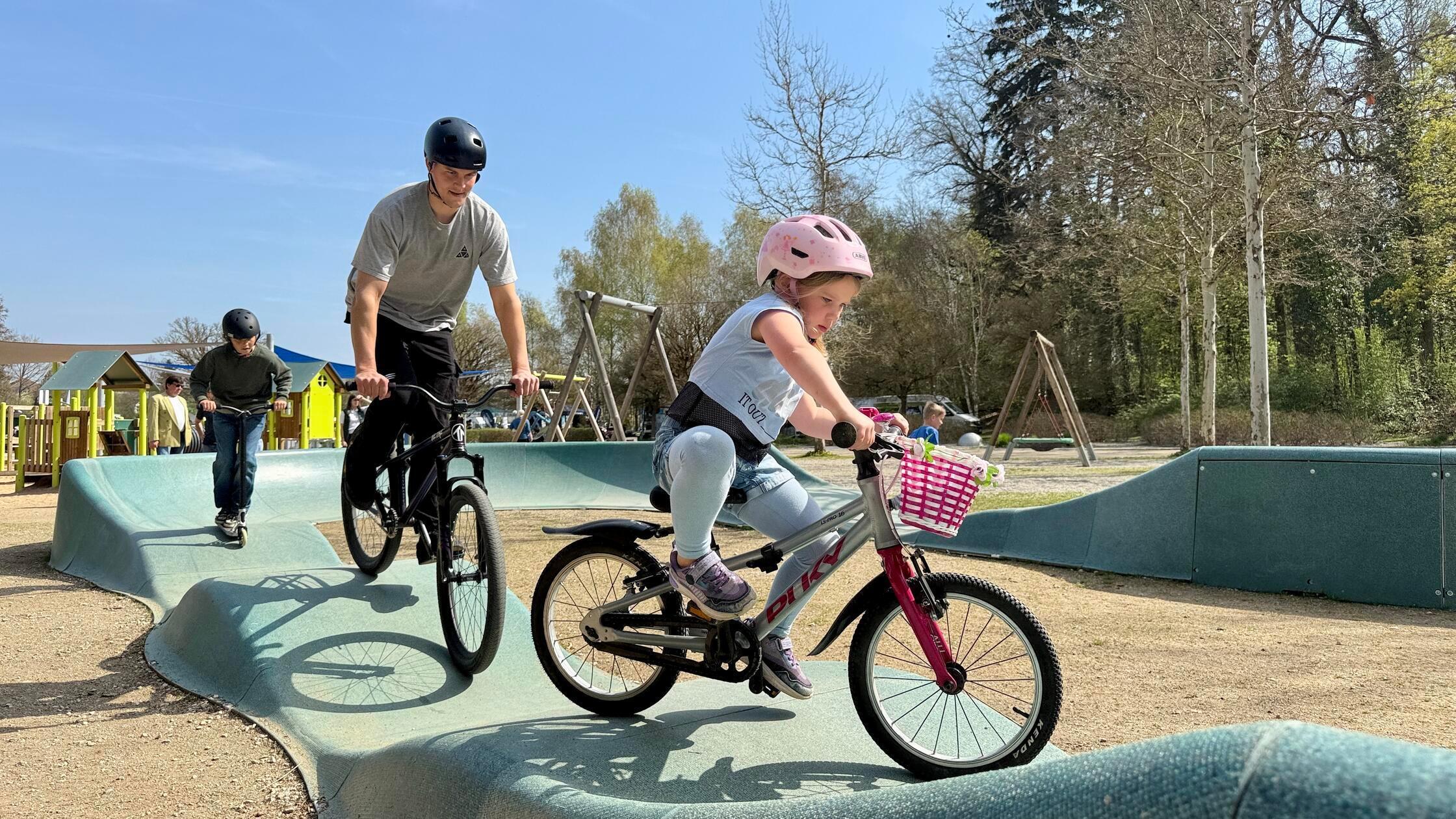 Offizieller Startschuss: Nach der Einweihung durch