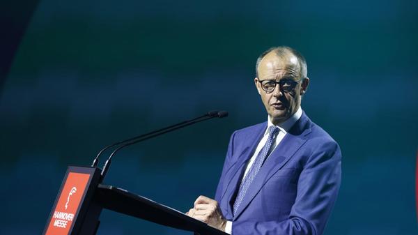 Bundeskanzler Friedrich Merz (CDU) spricht bei ein