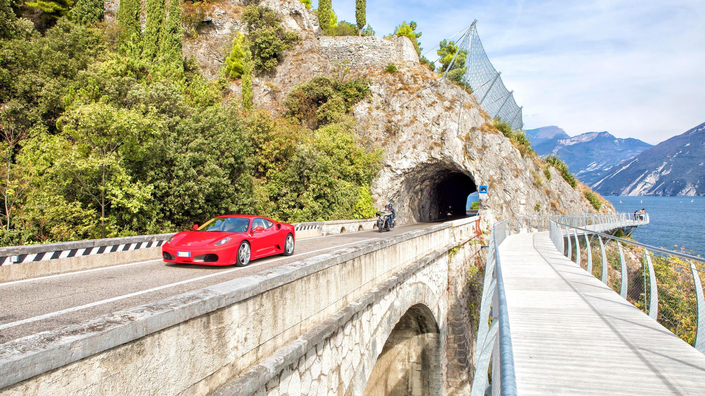 Gardasee: Radweg bei Limone