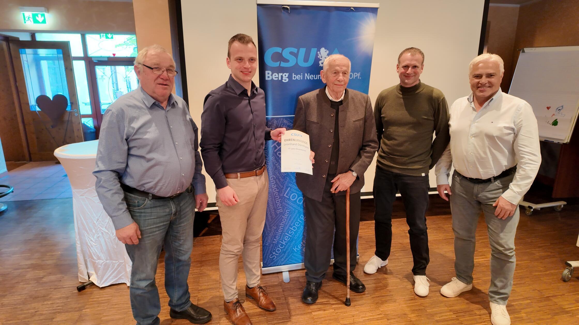 Dörrmann Leonhard (mitte) Alios Braun (li) Bastian