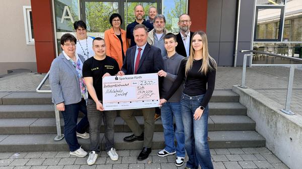 Landrat und Stiftungsratsvorsitzender Bernd Obst ü