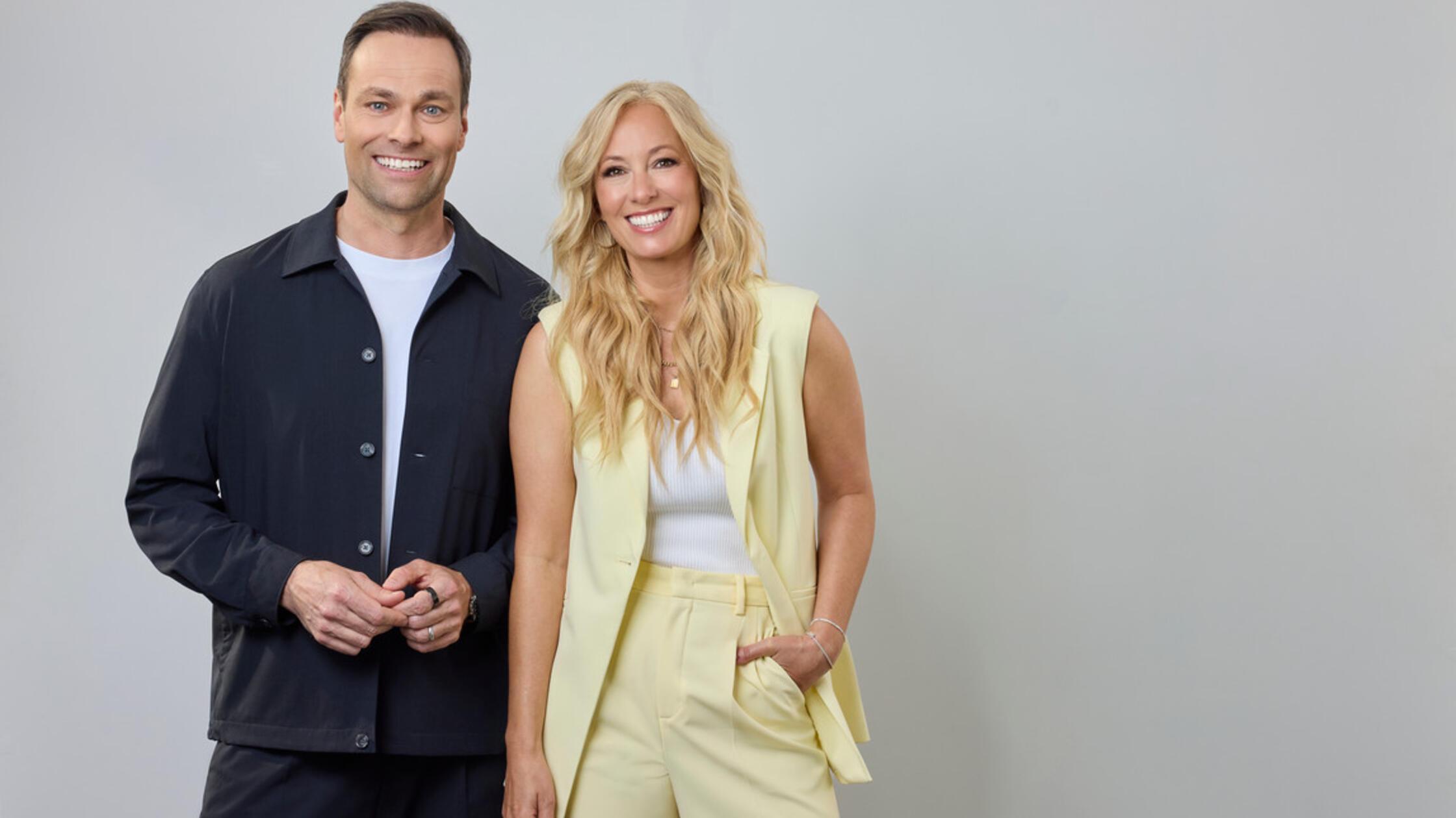 Moderatorin Angela Finger-Erben und Moderator Dani