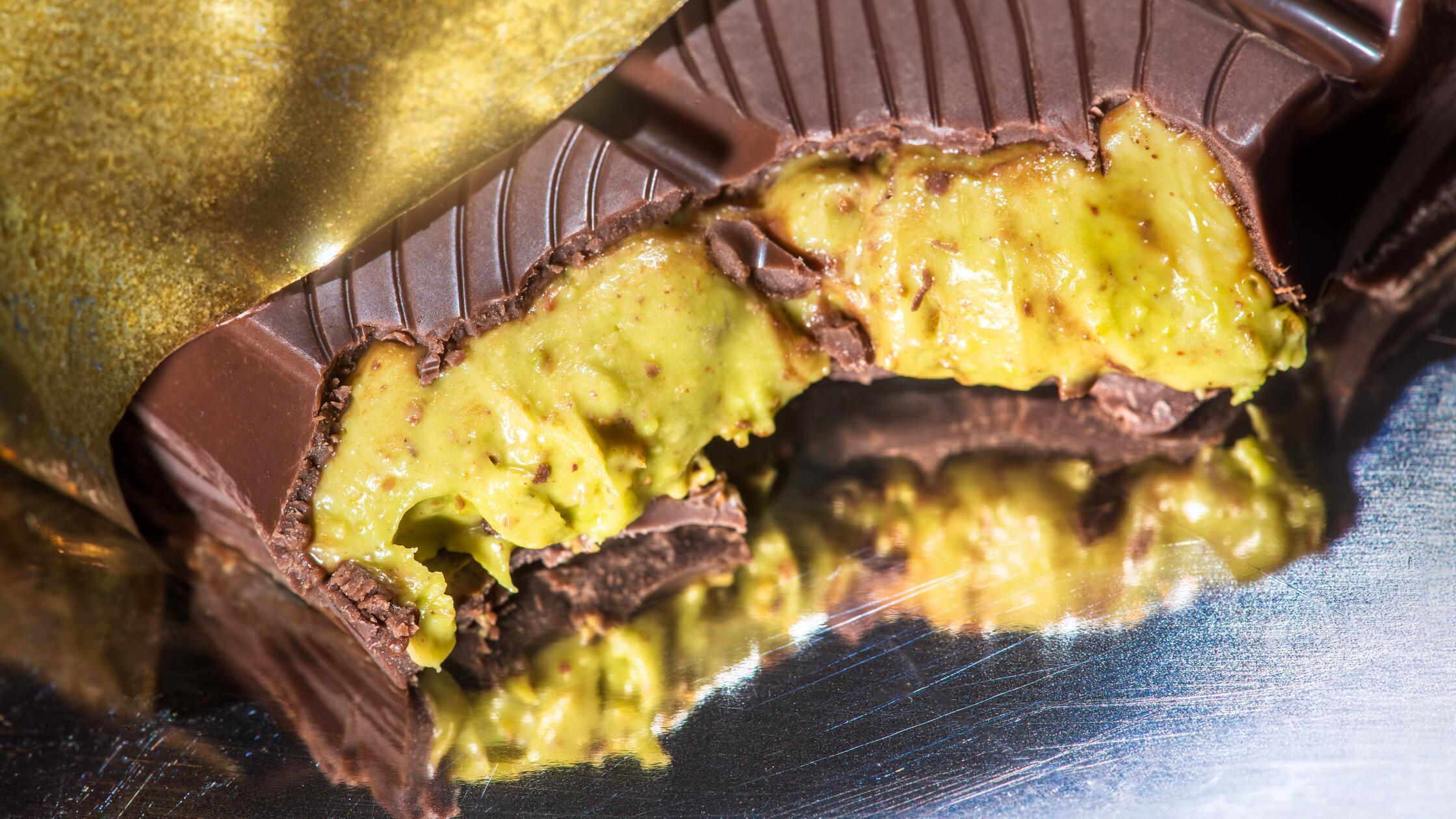 Dubai-Schokolade mit Kunafa- und Pistaziencremefül