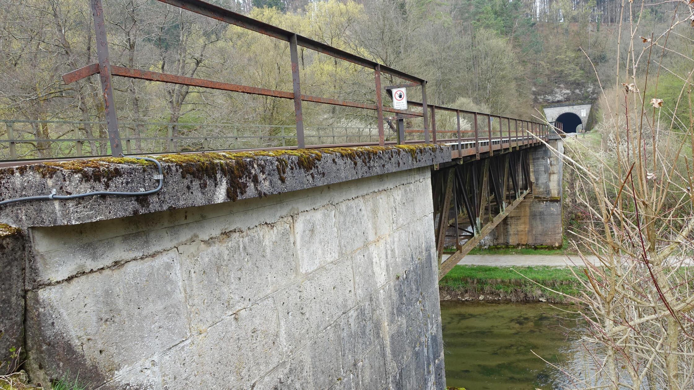 Eisenbahnüberführung bei km 42,151 „Am Vogelherd“,