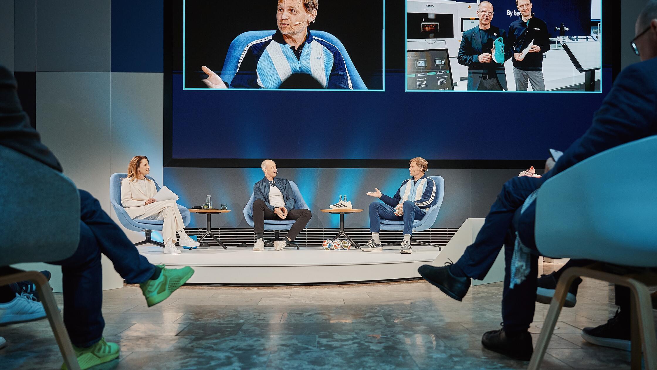 Siemens_Tech_Minds_Bühne-HMI