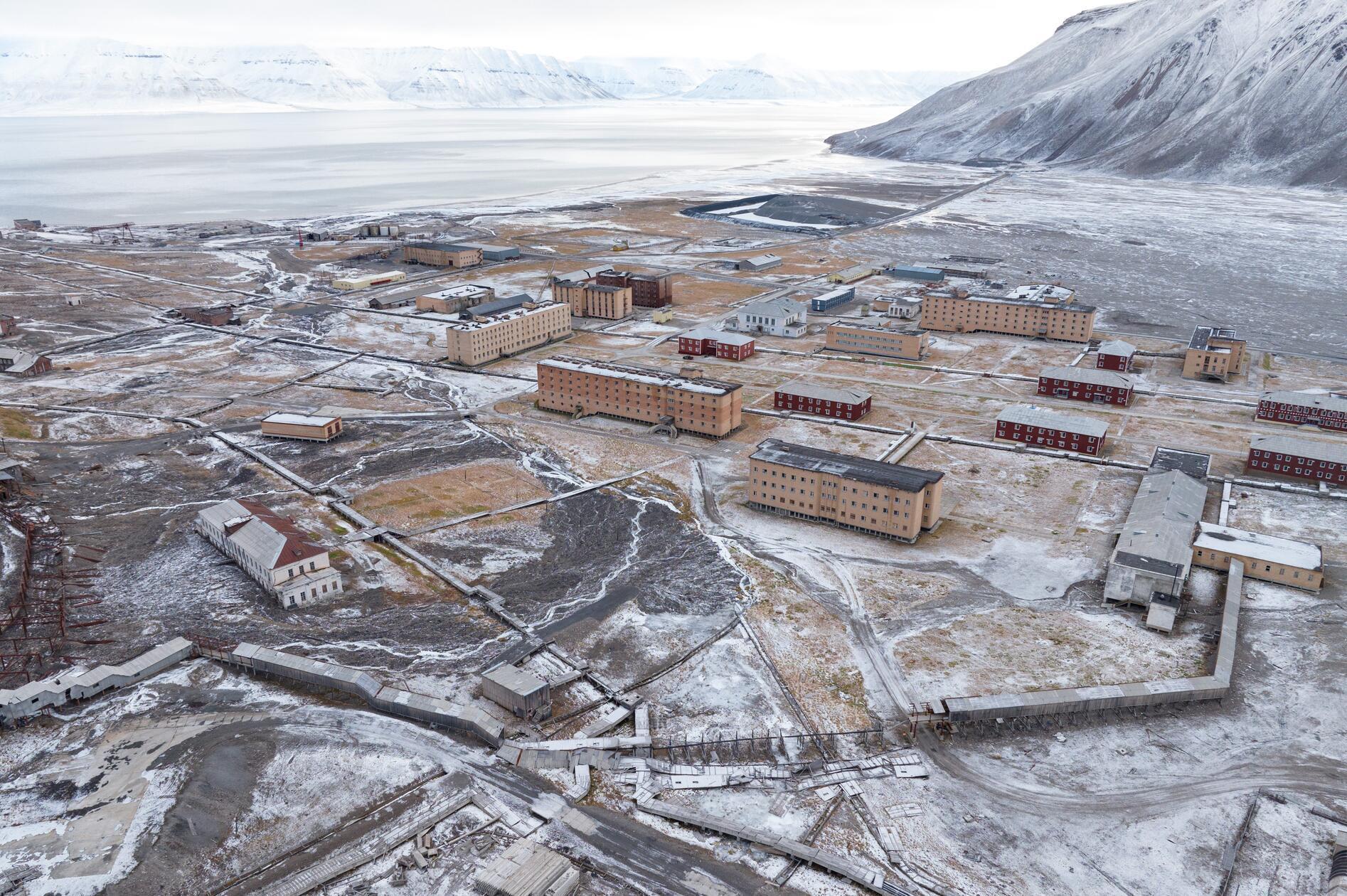 Nach dem Zweiten Weltkrieg baute die Sowjetunion die Siedlung Pyramiden aus.