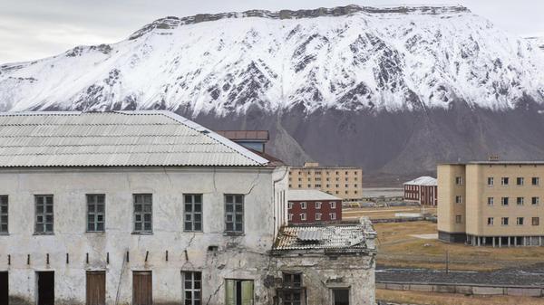 Doch dem war nicht so. Seit Jahrzehnten stehen die Gebäude nun schon leer.