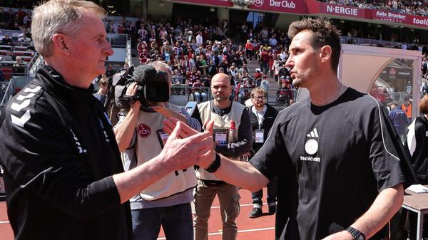 Nach dem Remis in Bielefeld musste FCN-Trainer Klose einmal notgedrungen tauschen: Lubach ersetzte den verletzten Zoma.