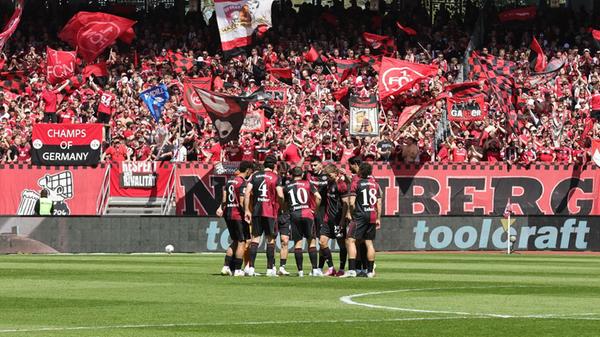 Bei strahlendem Sonnenschein war der Club gefordert, die Sieglos-Serie zu beenden - zuletzt gelang dreimal in Folge kein Dreier.