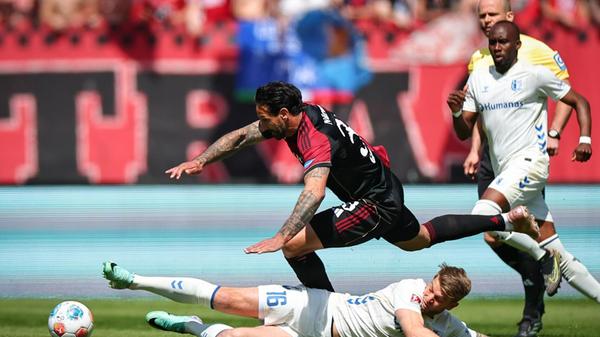 Sturm-Routinier Grimaldi hatte dagegen einen schweren Stand. Zudem plagte sich der Sommerneuzugang mit körperlichen Beschwerden.