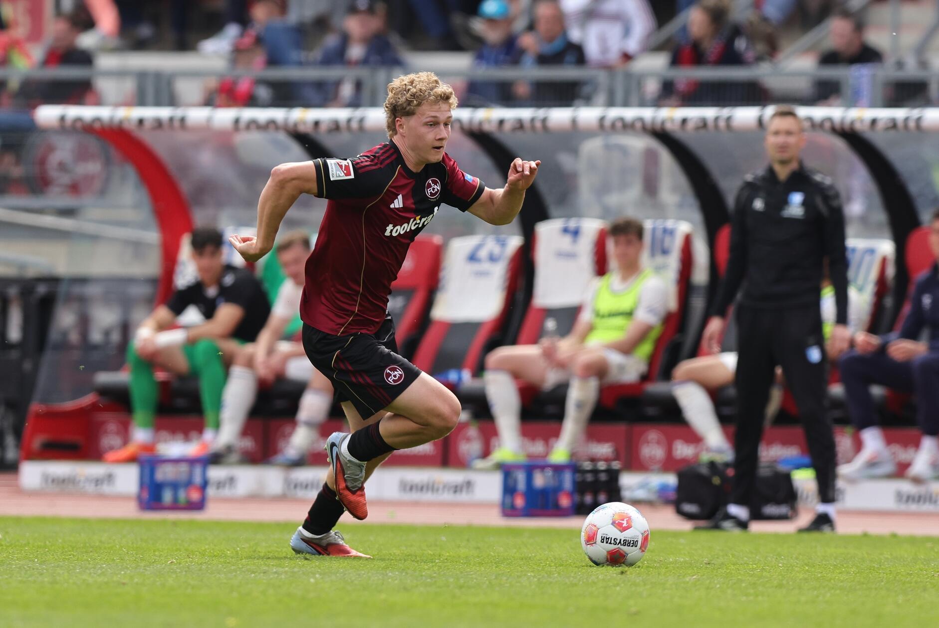 In der Schlussphase war die Partie völlig offen: Magdeburg drängte auf den Ausgleich, während der FCN mehrfach die Entscheidung auf dem Fuß hatte.