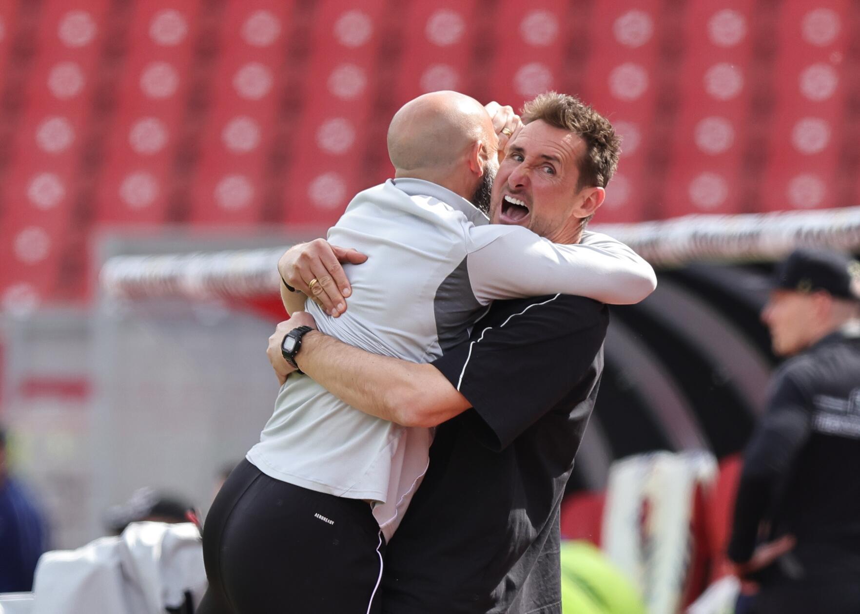 Schlussendlich allerdings blieb es beim knappen Nürnberger Erfolg, den das Trainerteam der Franken freudig zur Kenntnis nahm.