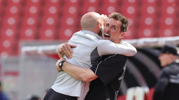 Schlussendlich allerdings blieb es beim knappen Nürnberger Erfolg, den das Trainerteam der Franken freudig zur Kenntnis nahm.