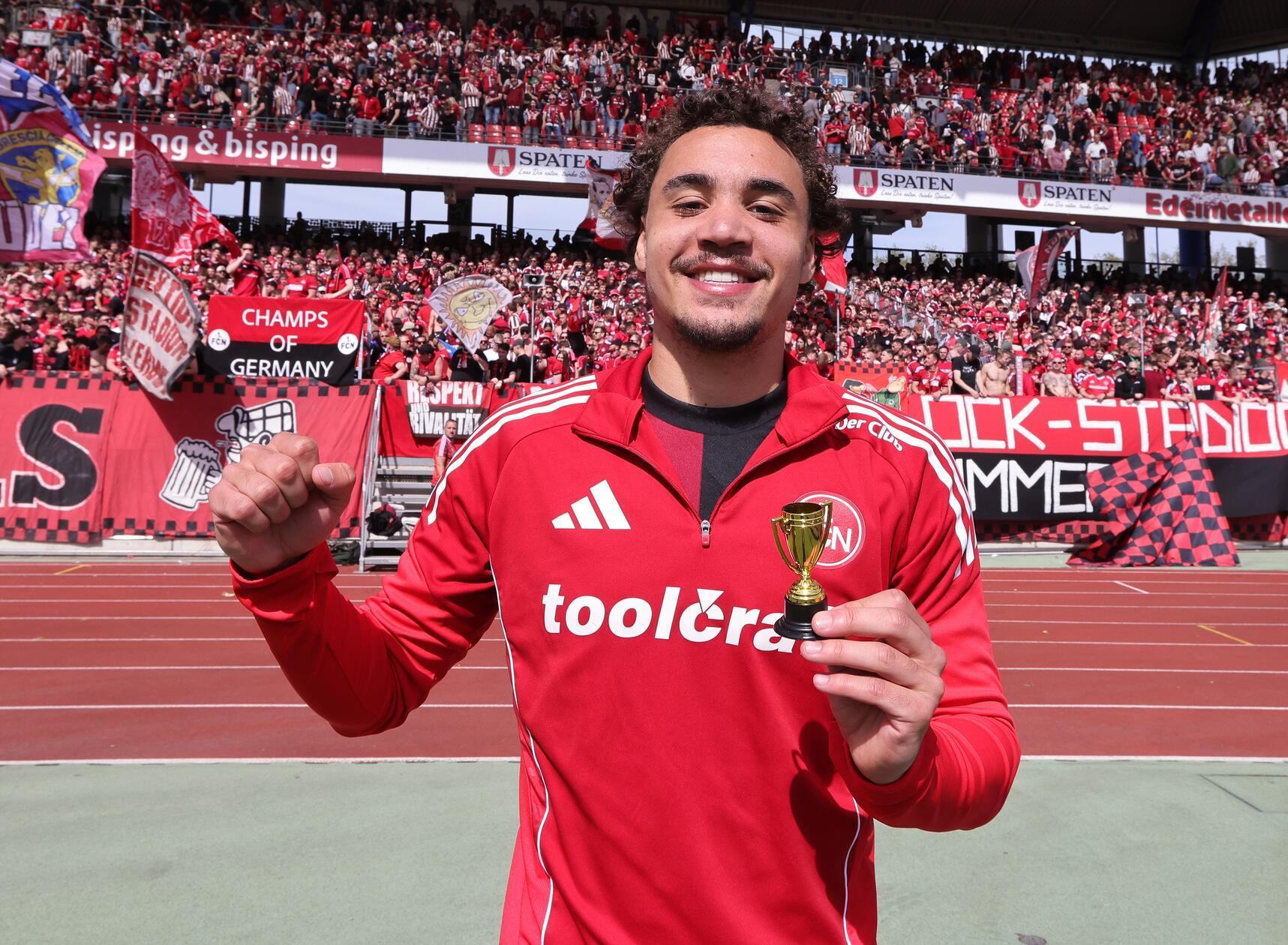 Mann des Tages war zweifellos Siegtorschütze Rafael Lubach, der noch in der Vorwoche die tragische Figur gegeben hatte.