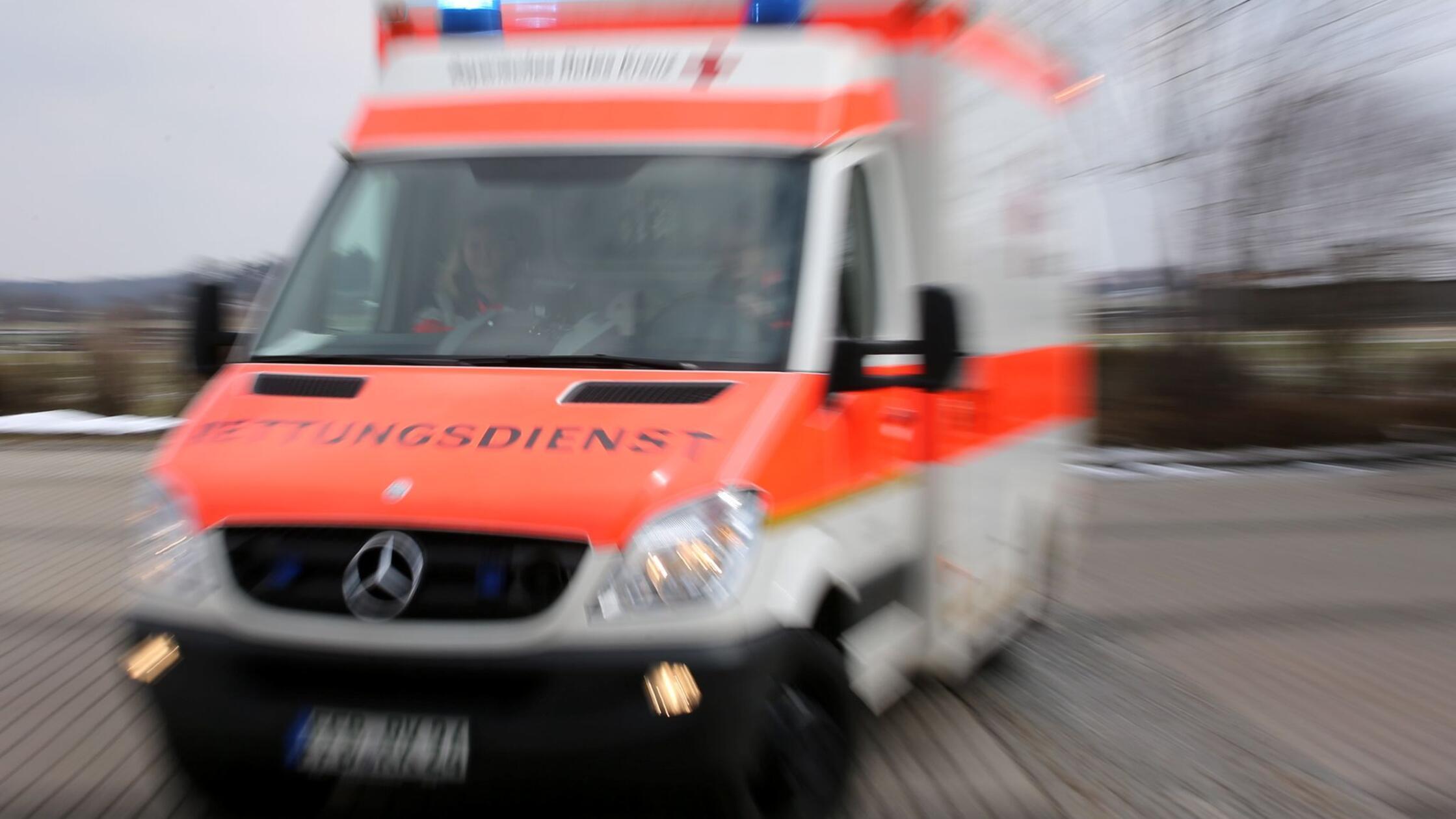 Ein Rettungswagen (RTW) vom BRK (Bayerisches Rotes